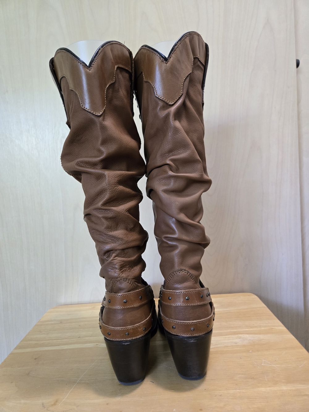 Cuadra Women's Brown Leather Western Knee-High Boots - Picture 4 of 13